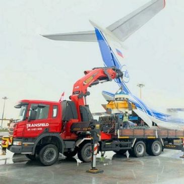 Hoisting of airplane for SIA.