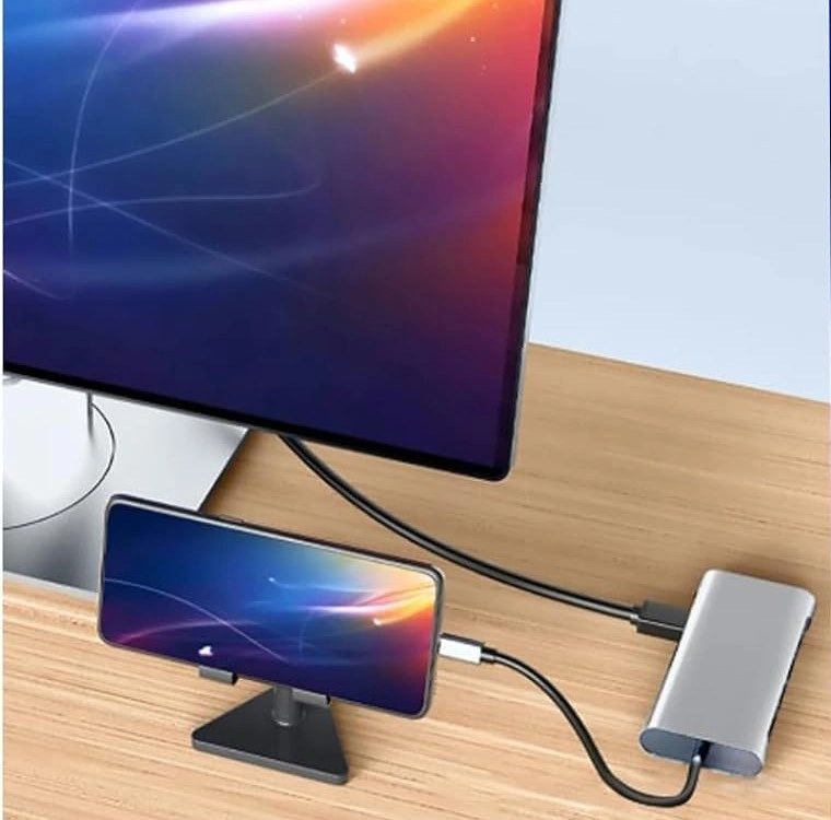 Hub USB-C 11 en 1 HDMI 4K + VGA + Ethernet vista 2