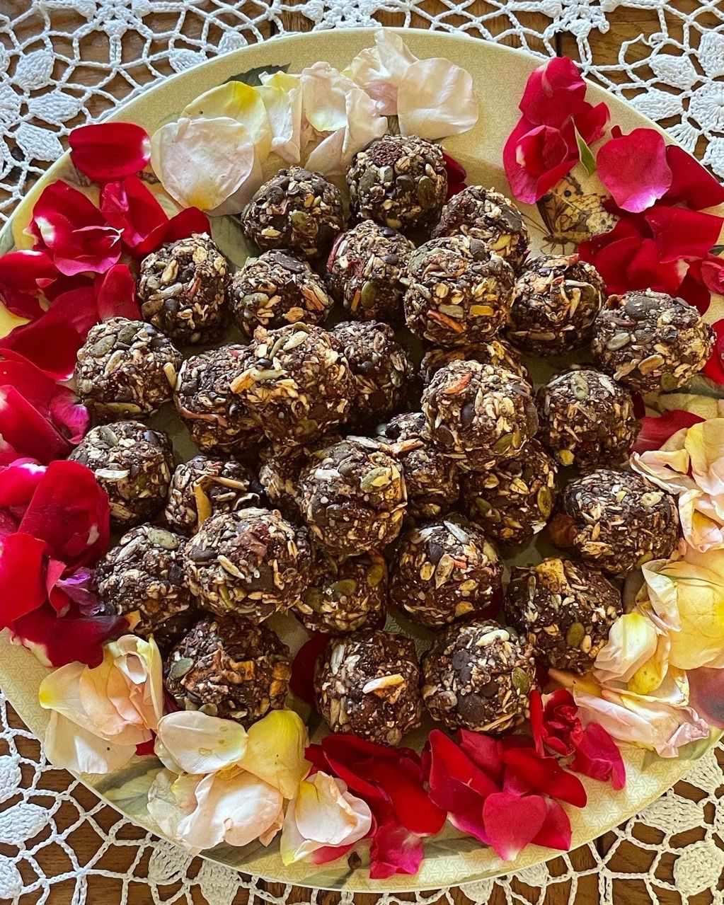 Power Balls with medicinal mushrooms and herbal extracts