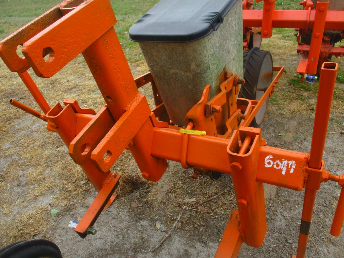 AC 1-Row Planter 3pt. #6077