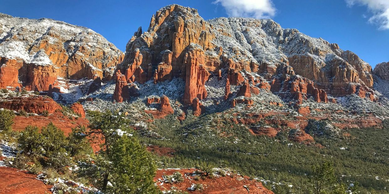 Trail Lovers provides the best guided hiking tours in Sedona for private large groups and retreats.