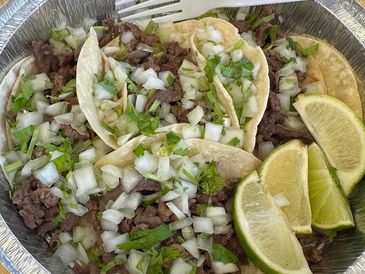 Mini tacos de carne asada. 