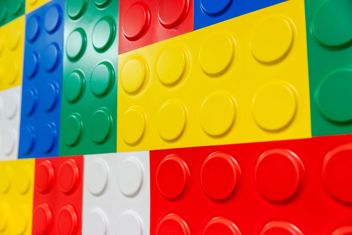 Four Keeps LEGO® Display Backplate (5.5" x 11") - Picture 9 of 17