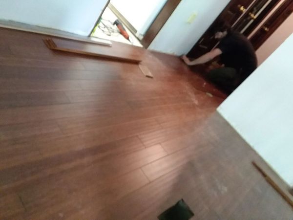 Cali hardwood floor being installed 