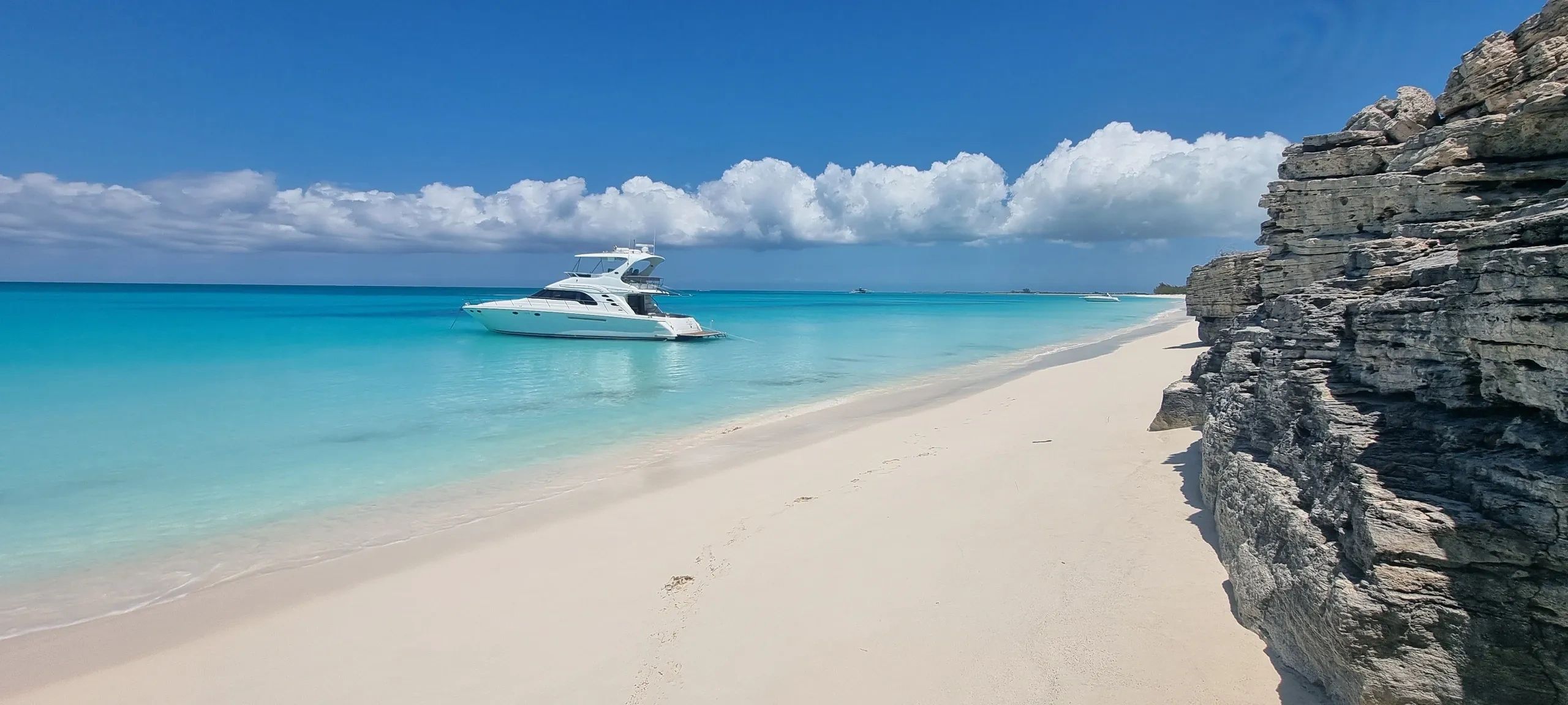 caicos lifestyle yacht charters