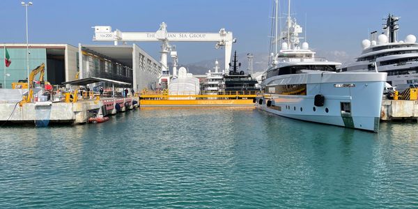 new build, shipyards, yachts for sale, Italian builders, refits, yacht consultants, tri deck yachts 