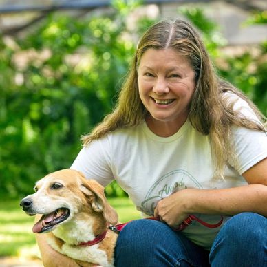 Pet First Aid and CPR Certified 
Pet Sitter, Dog Walker & Night Care Sitter