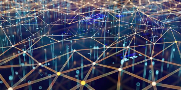 Réseau numérique avec connexions lumineuses et données binaires.