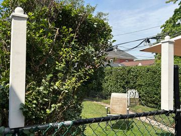 Toplink post set of two for chain link fence privacy panel