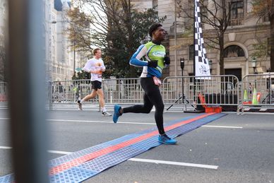 (SOME) THANKSGIVING TROT FOR HUNGER 5K Race, NW, Washington DC on Thursday morning, 25 November 2021