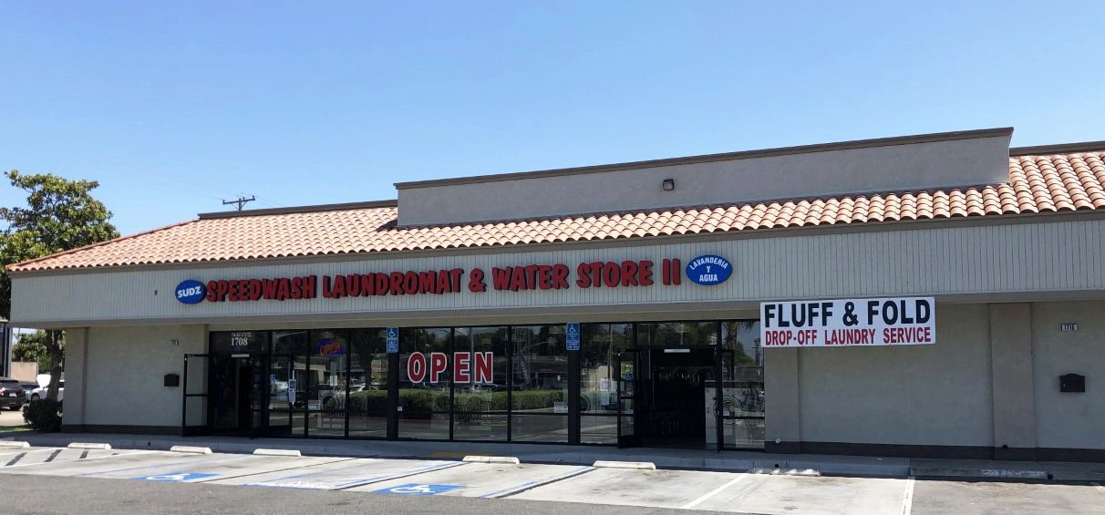 Speedwash Laundromat, Orange, CA, Orange County, Laundry, Laundry Service, Fluff and Fold, OC, wash