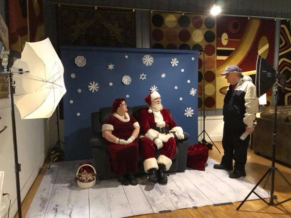 LeGalley Photography worked with Local Ludington Michigan  Store to host Christmas Minis with Santa