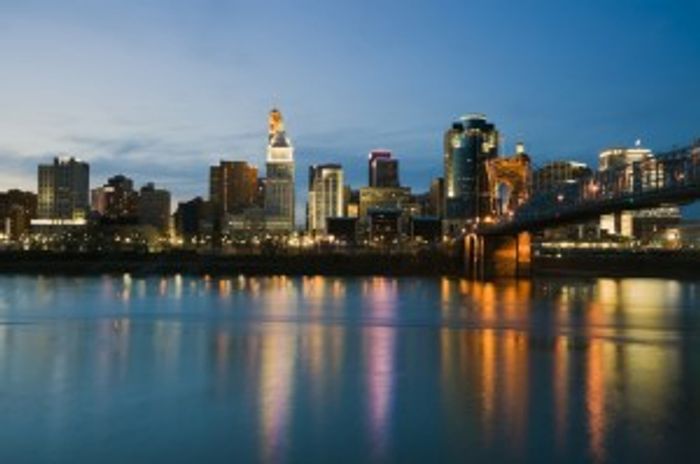 Cincinnati skyline at dawn
