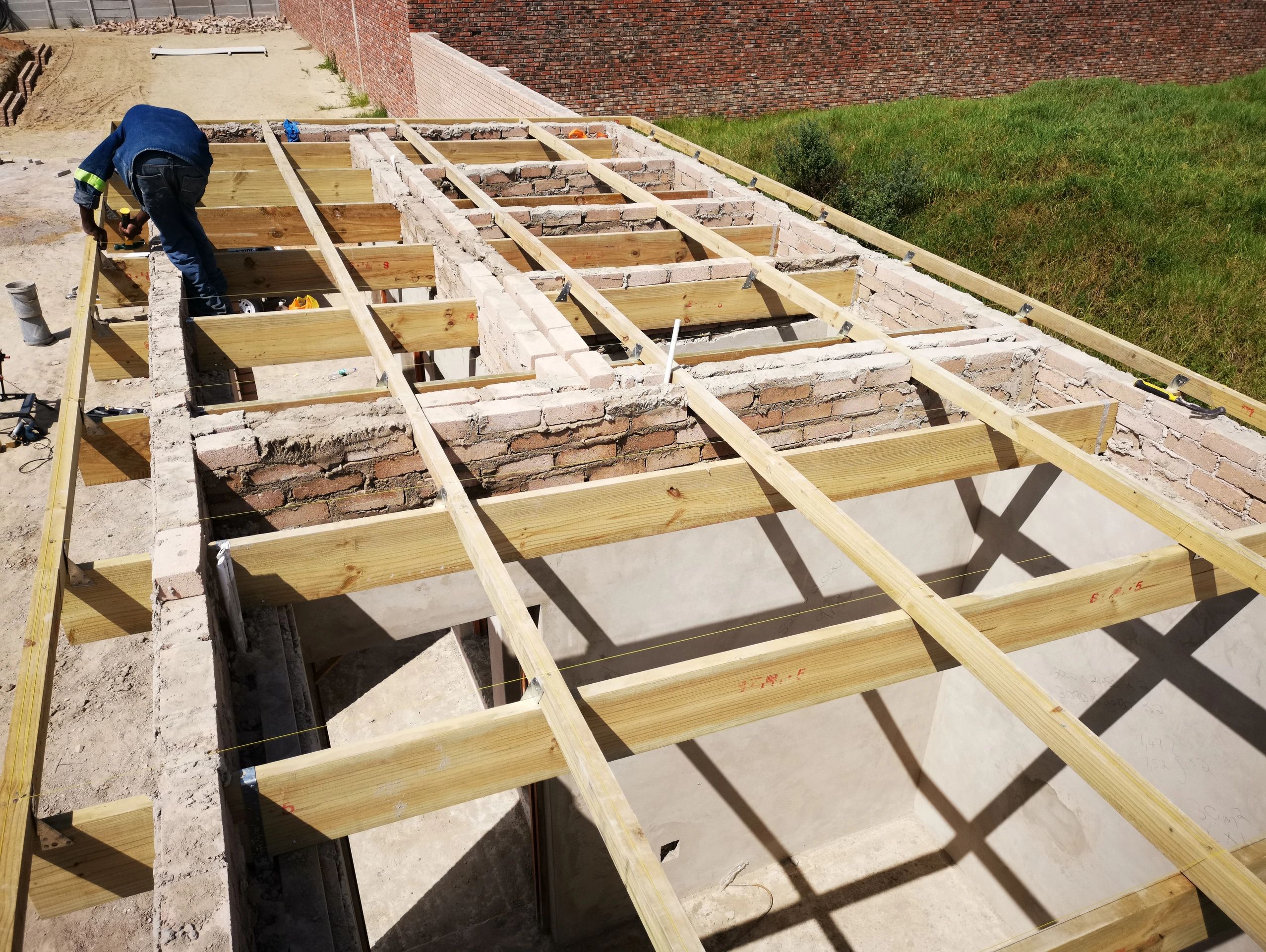 STAFF BUILDING  ROOF - YSP