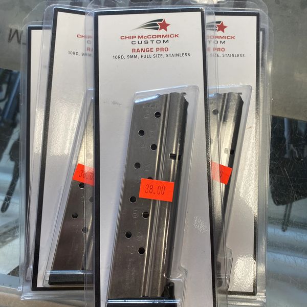 Spray and Pray Guns & Ammo Gun Store, Gun Range