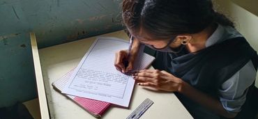 learn creative wriitng, child taking creative writing class