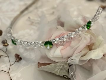 Hairband with Austrian Crystals in fern green and clear crystals and pearls.