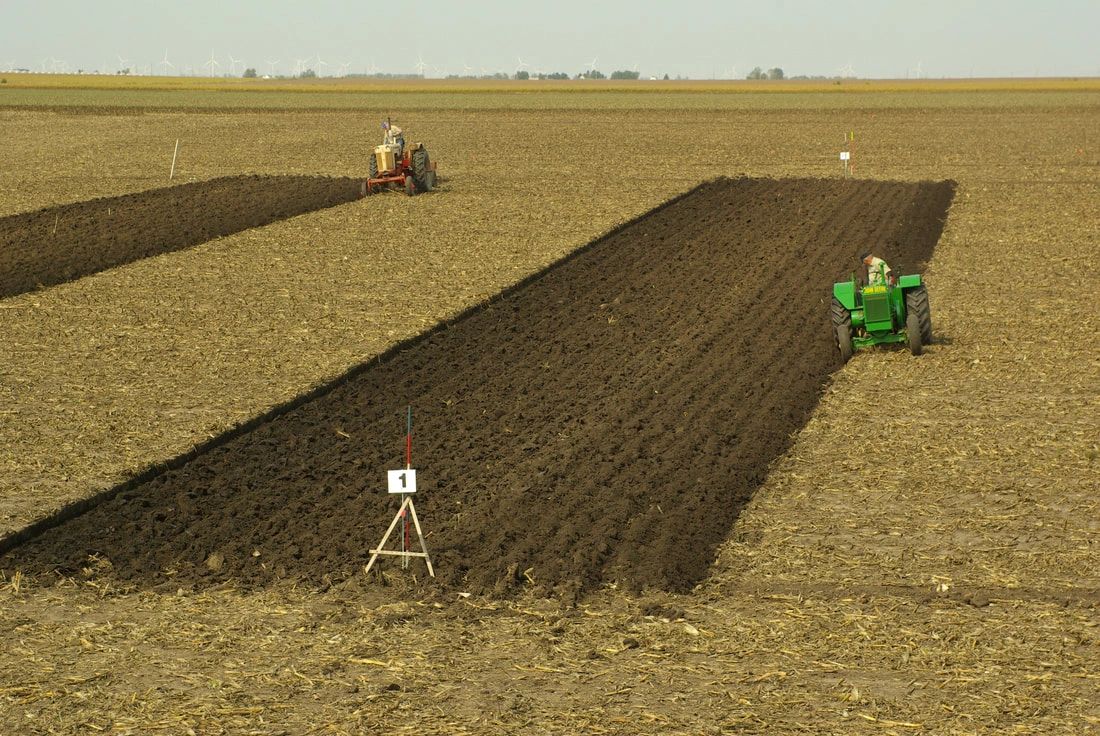 Plowing competition photo 1