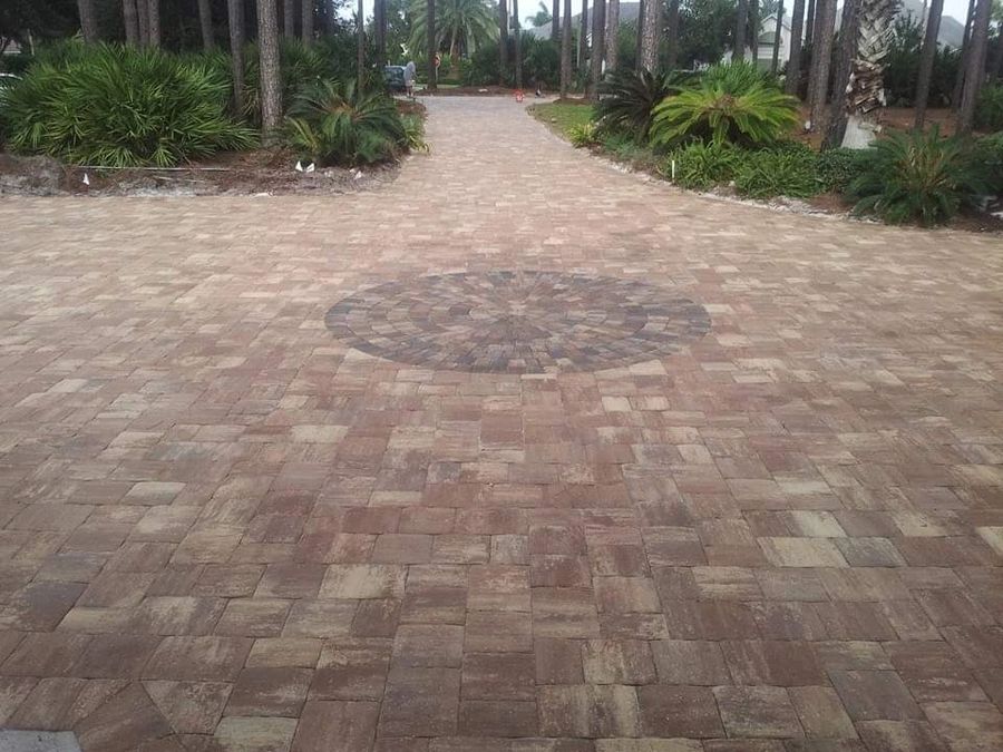 Decorative circular paver feature