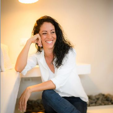 Dawn Delgado, Wellness Coach with background in Psychology, Holistic Healing and Nutrition.
