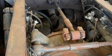 46,000# cutoff from 1987 Freightliner fld
Air ride with fifth wheel. Ratio is low, believed to be 4: