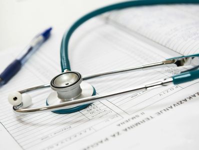 prima visita medica per consulenza viso e rughe per trattamenti di medicina estetica