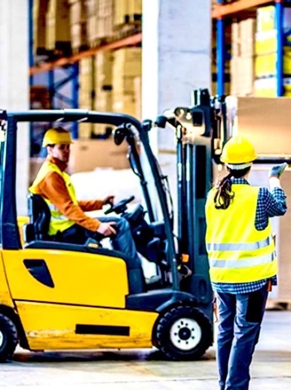 instructor teaching forklift safety