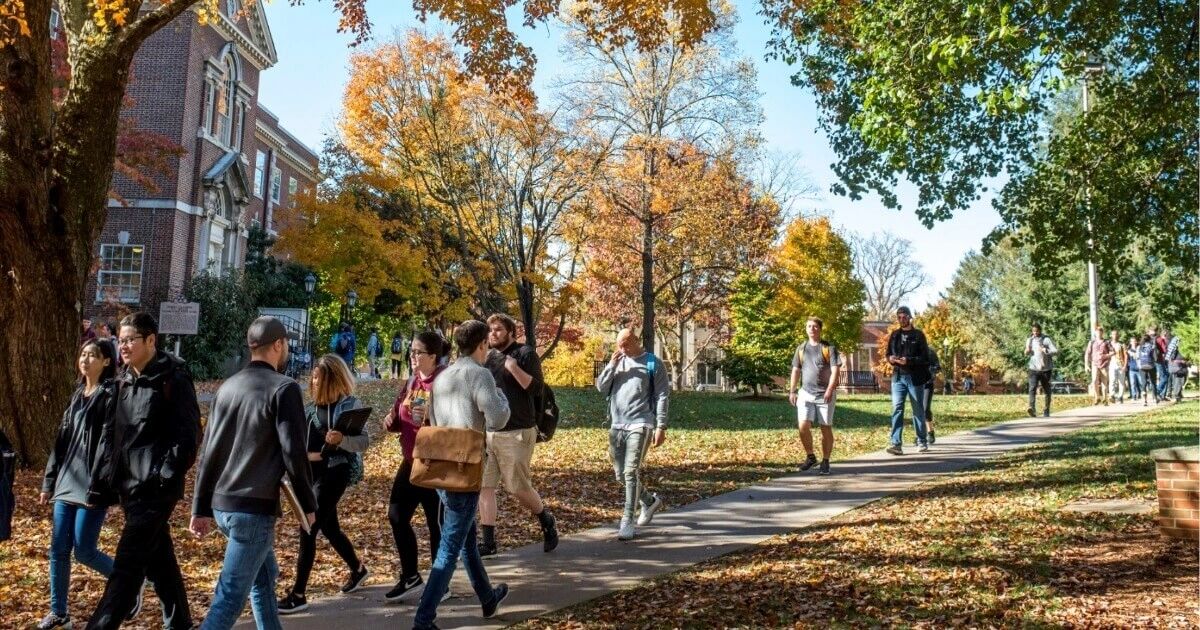 //img1.wsimg.com/isteam/ip/5ea8717b-8db6-462f-929f-0bae35b0dfad/open-house-on-etsu-campus_fall.jpg/:/rs=w:1300,h:800