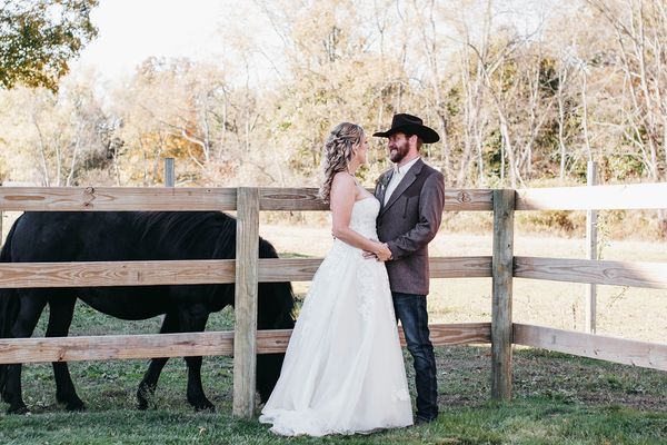 Rustic Weddings - Barn Weddings - Country Weddings - Rustic Bride