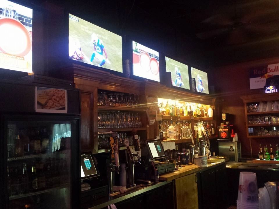 Bralie's Sports Bar photo