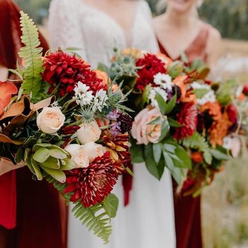 Bridal bouquets by the best floral professionals.