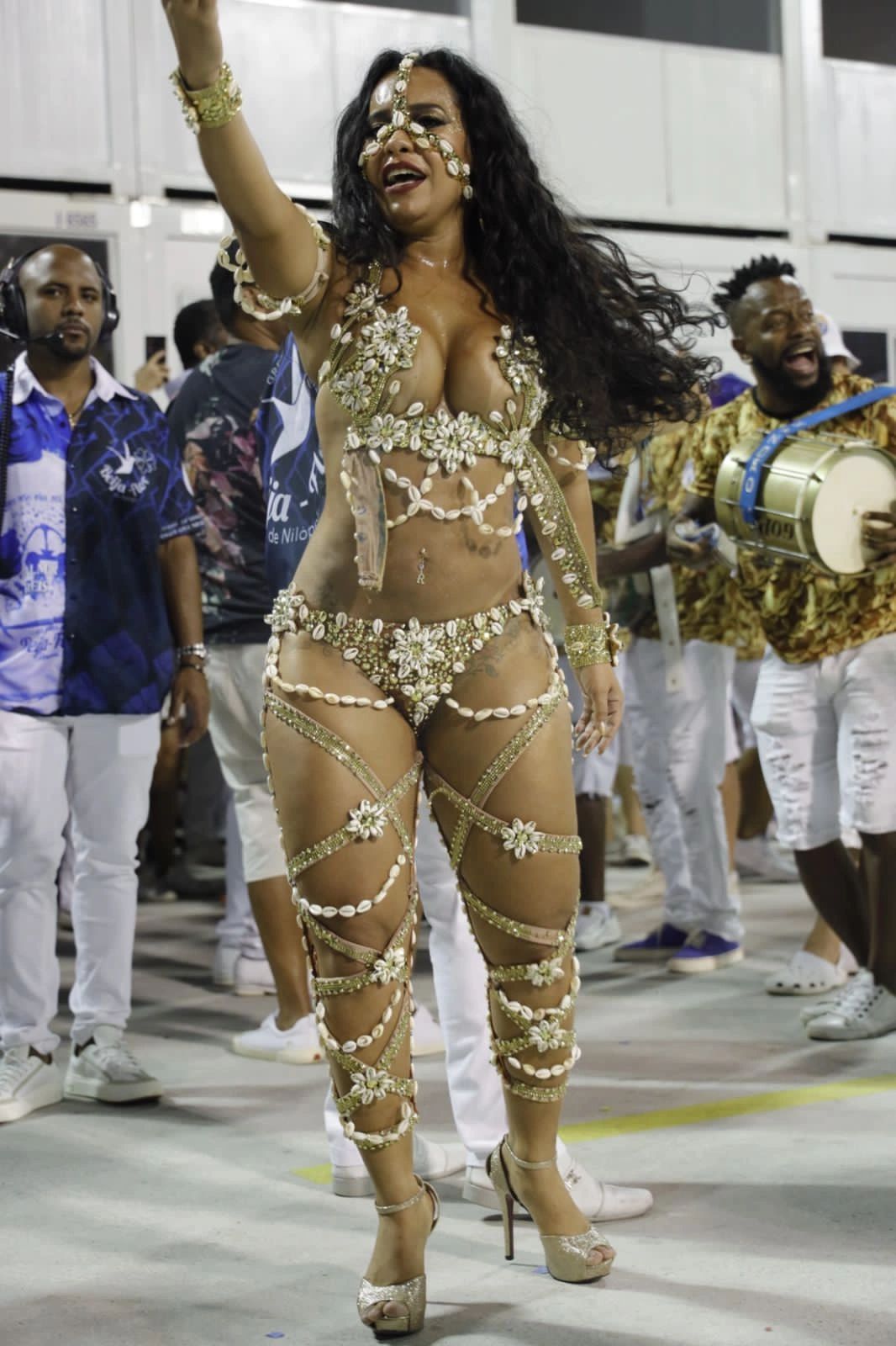 Raissa de Oliveira completa 20 anos de Sapucaí