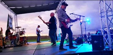 BF mobile stage with Side Traxx Coronado 2019
