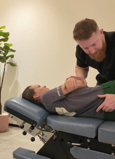 Treatment for back pain in Altrincham, best chiropractor adjustment. 
