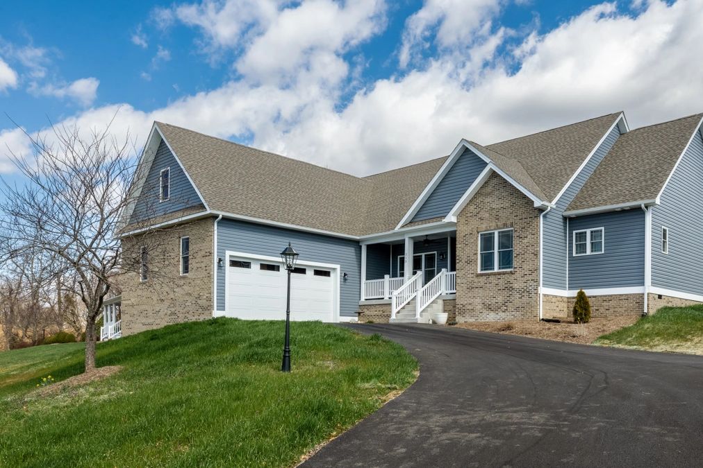 1301 E Main Street, Waynesboro, VA 22980.

3 Bedroom 
2 Bath 
1 Car Garage