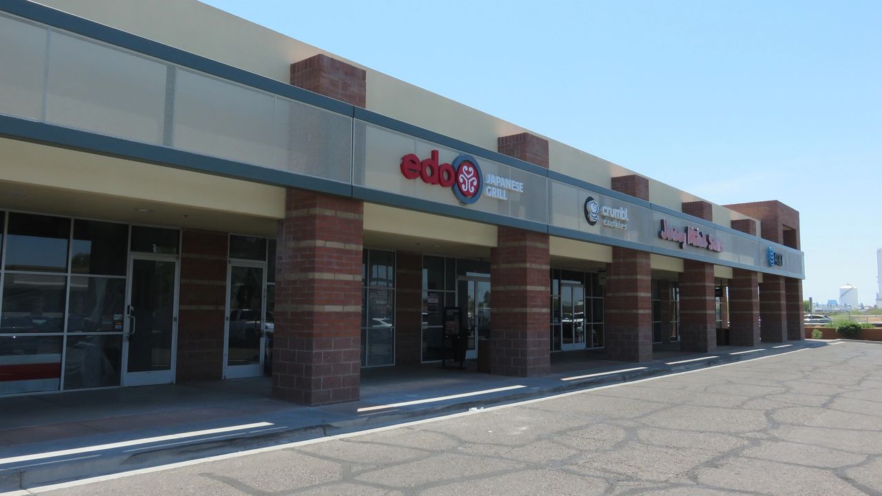 As the first  U.S. location for this Canadian quick-serve chain, this project showcases  Cre8ive T3ch's ability to work with international clients. 