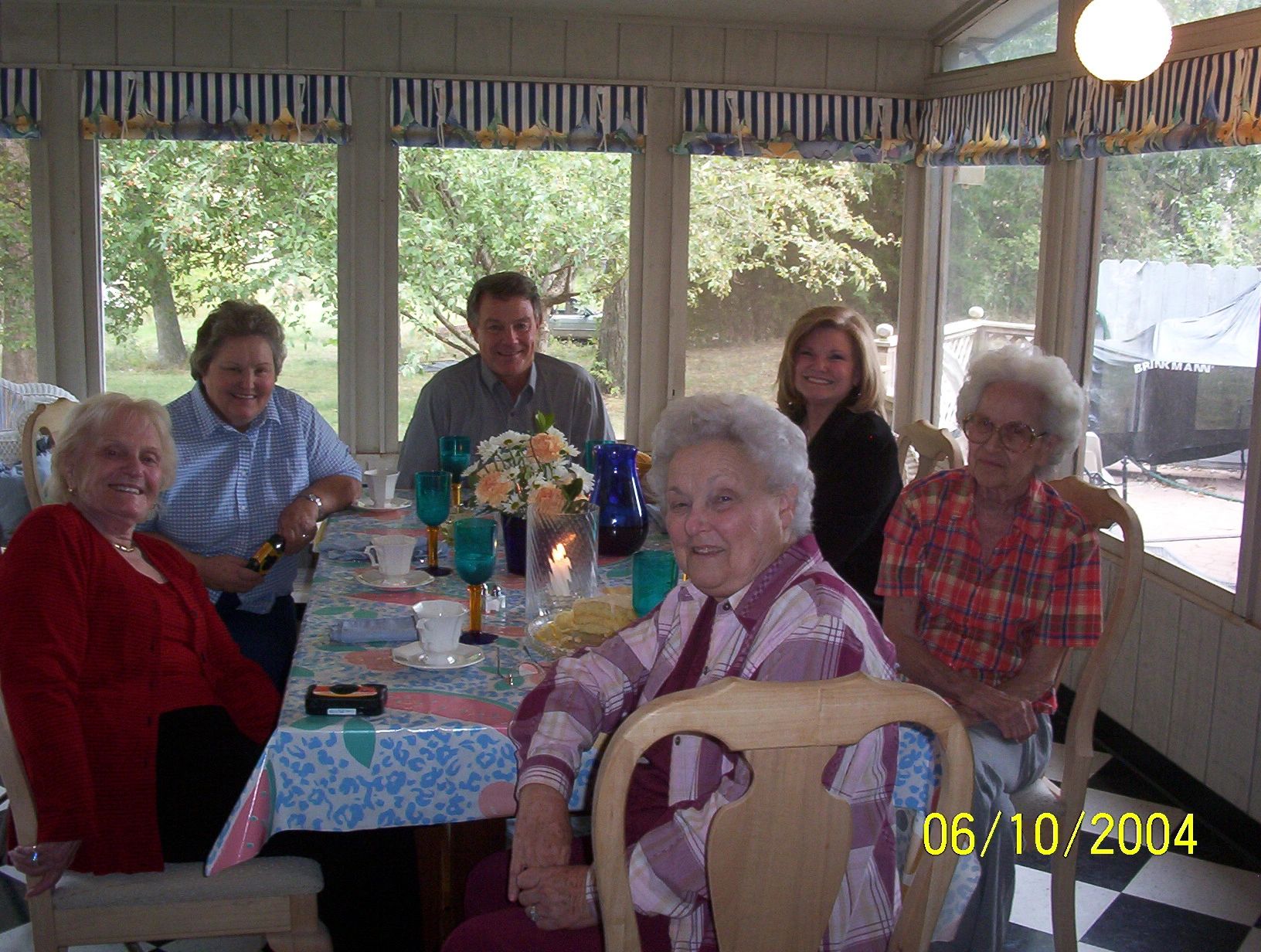 Around the table clockwise: Doris, Barbara, Bart, Ann, Helen and Bonnie!