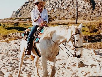 Amber Thomas Los Sagrados Horse Sanctuary Pescadero Baja California Sur