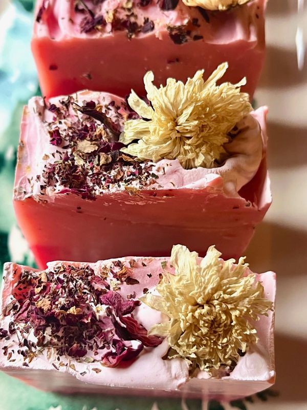 GERANIUM SCENTED SOAP. PINK AND RED COLOR. CHRISTMAS THEME.