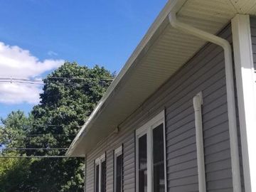 seamless gutter installation