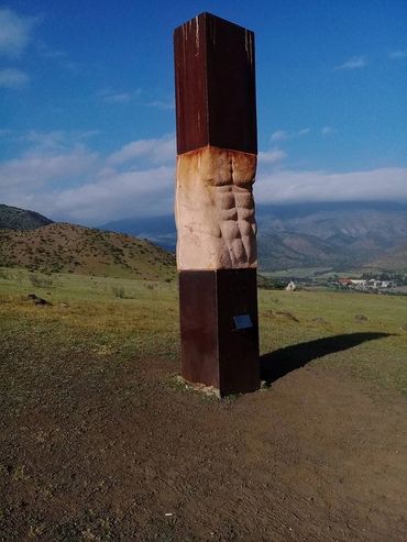 Sculptor Tomas Oliva, Monumental sculpture, Homage to Frida Kahlo, Unbreakable Frida 