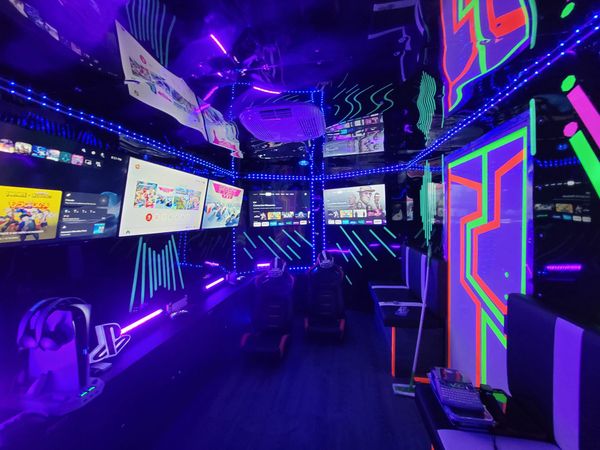 consola game truck video games