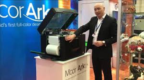 Dr Conor MacCormack showcasing the Mcor ARKE at the SolidWorks show in the USA