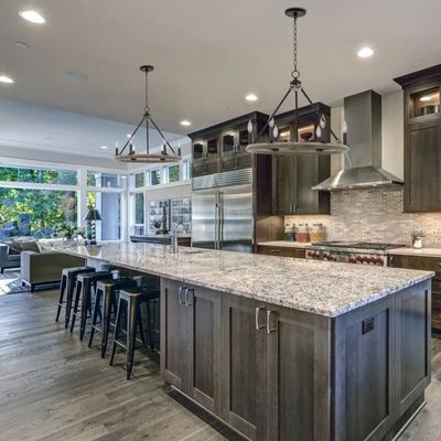 Beautiful under cabinet lighting, recessed lighting, and pendants