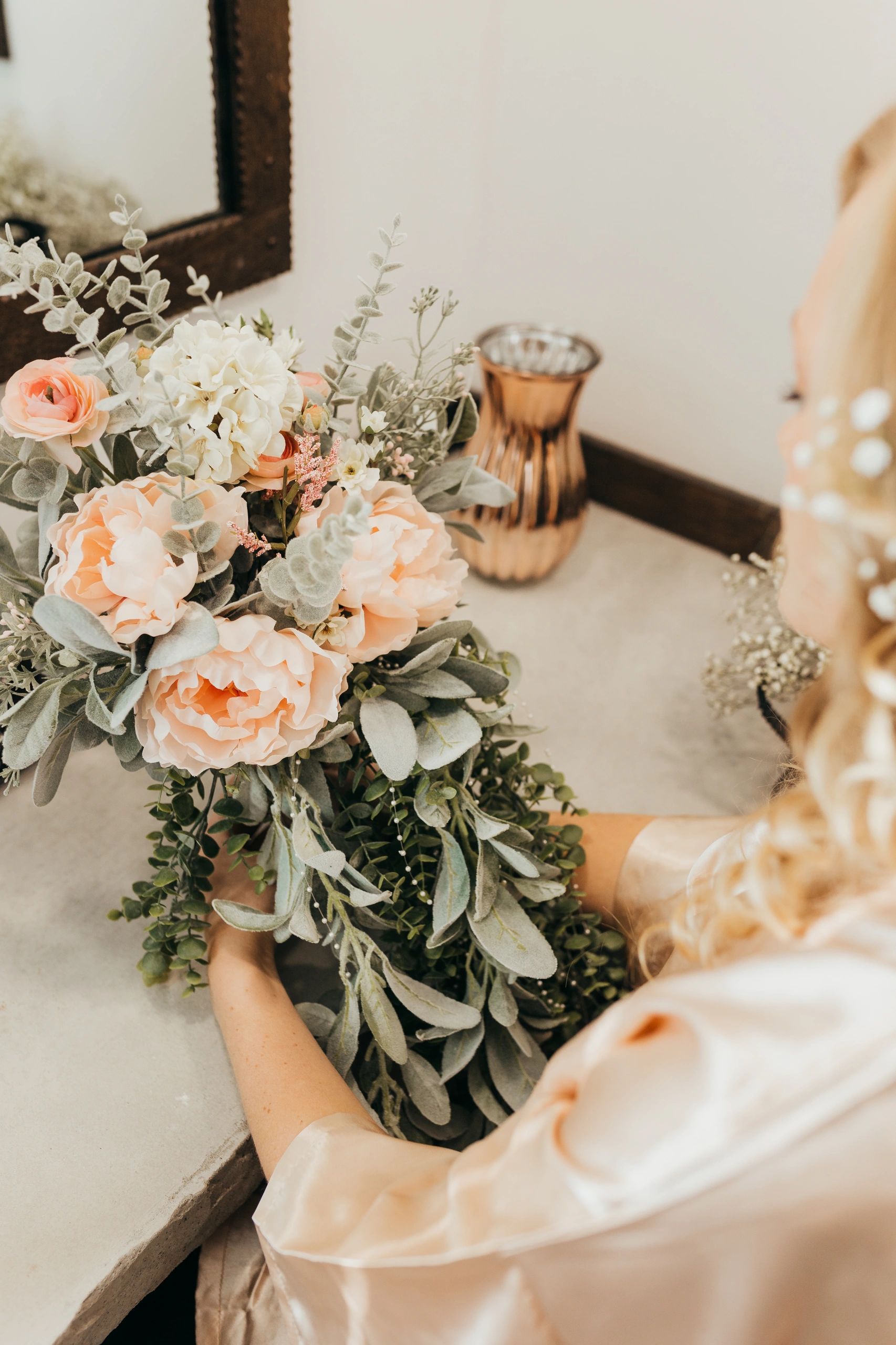 Wedding flower bouquet in bridal suite.