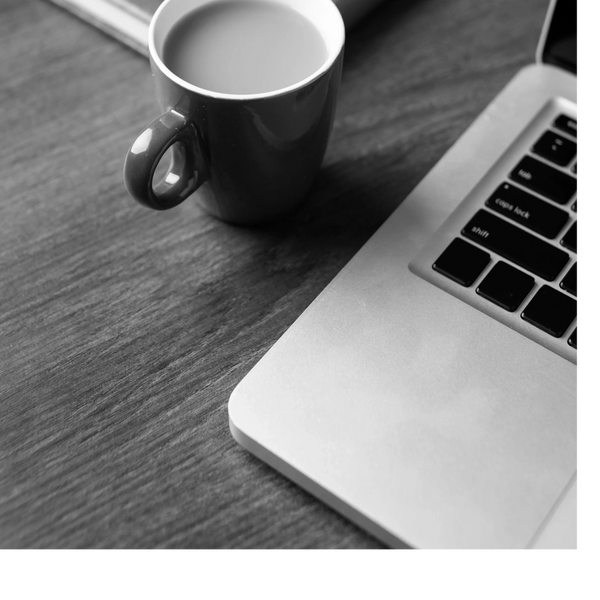 <a href="https://www.freepik.com/free-photo/desk-arrangement-with-coffee-high-angle_17797572.htm">Im