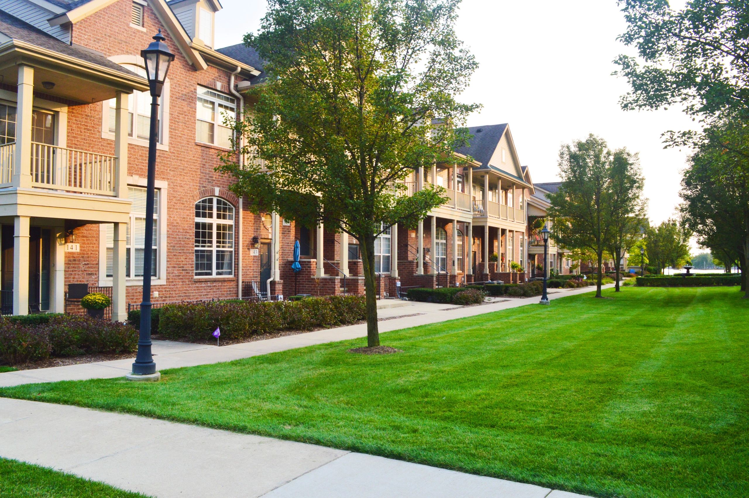 East Bay Village Condos for Sale Walled Lake, Michigan