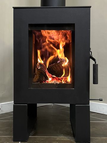 Lasqueti Forge
Lasqueti wood stove medium
Carbon Fired Technologies