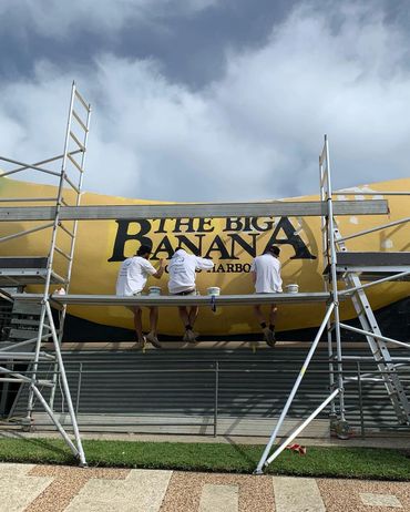 Big Banana painting