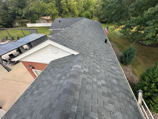 New Class 3 impact-rated asphalt shingle roof installed by D&B Roofing in the Quad Cities, backed by a manufacturer warranty and built for lasting protection against Midwest weather.